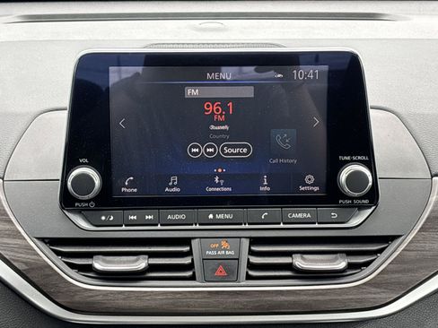 Used 2025 Nissan Altima 2.5 SV FWD image 19