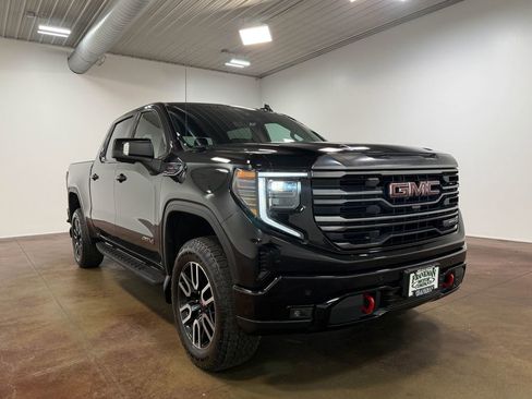 Used 2024 GMC Sierra 1500 AT4 w/ Technology Package AWD/4WD image 31