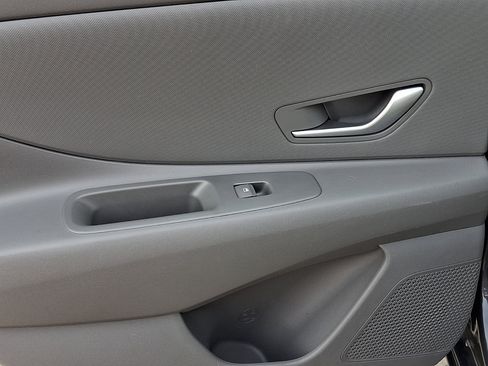 Used 2024 Hyundai Elantra SEL FWD image 18