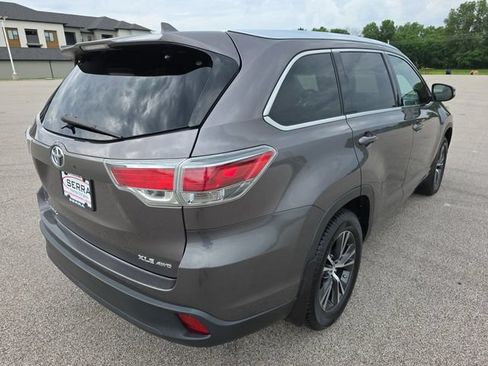 Used 2016 Toyota Highlander XLE AWD/4WD image 13