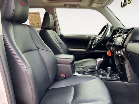 Used 2019 Toyota 4Runner TRD Off-Road Premium AWD/4WD image 17