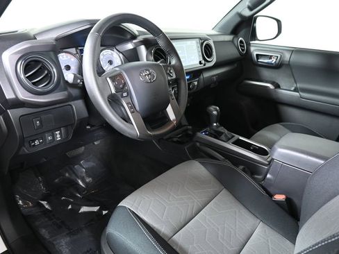 Used 2023 Toyota Tacoma TRD Sport image 14