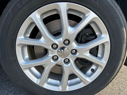 Used 2017 Jeep Cherokee Latitude w/ Safety/Convenience Group image 8