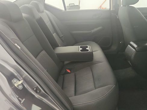 Used 2025 Nissan Altima 2.5 SV image 30