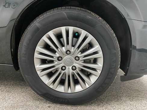 Used 2015 Chrysler Town & Country Touring-L image 28