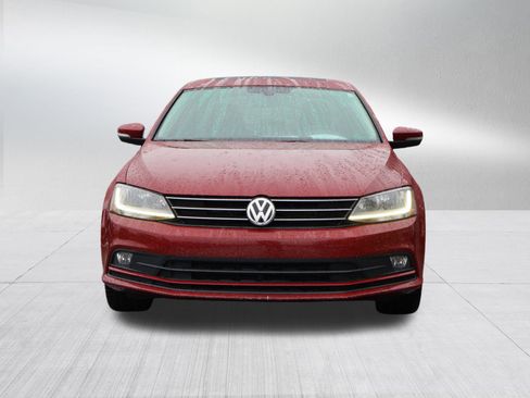 Used 2017 Volkswagen Jetta SEL image 2