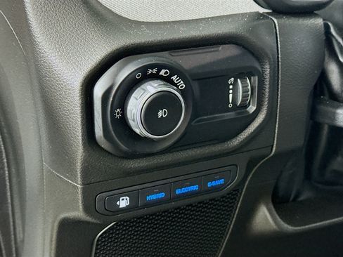 Used 2024 Jeep Wrangler Unlimited AWD/4WD image 12