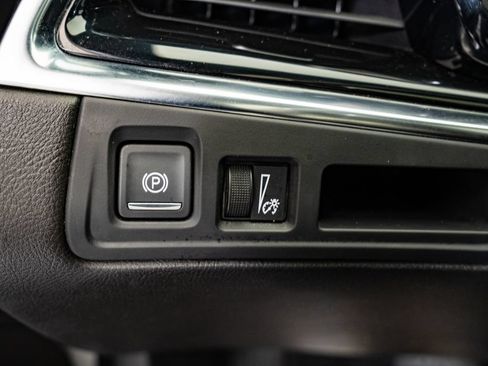 Used 2022 Cadillac XT6 Premium Luxury w/ LPO, Floor Liner Package AWD/4WD image 28