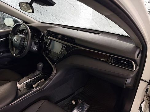 Used 2020 Toyota Camry LE FWD image 12