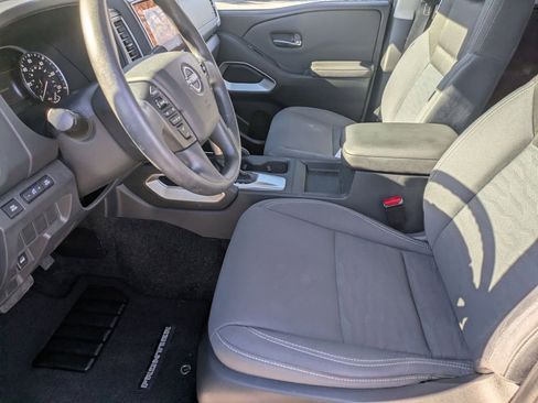 Used 2022 Nissan Frontier SV w/ Graphics Package image 19