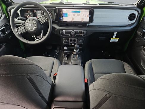 New 2025 Jeep Gladiator Sport image 10