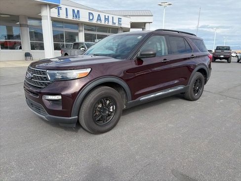 Used 2023 Ford Explorer XLT w/ Equipment Group 202A image 2