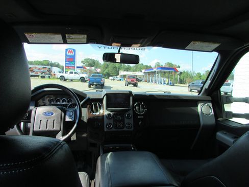 Used 2014 Ford F250 Lariat w/ Lariat Ultimate Package image 10