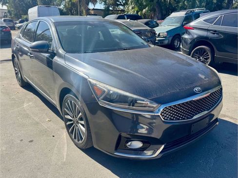 Used 2018 Kia Cadenza Premium FWD image 17