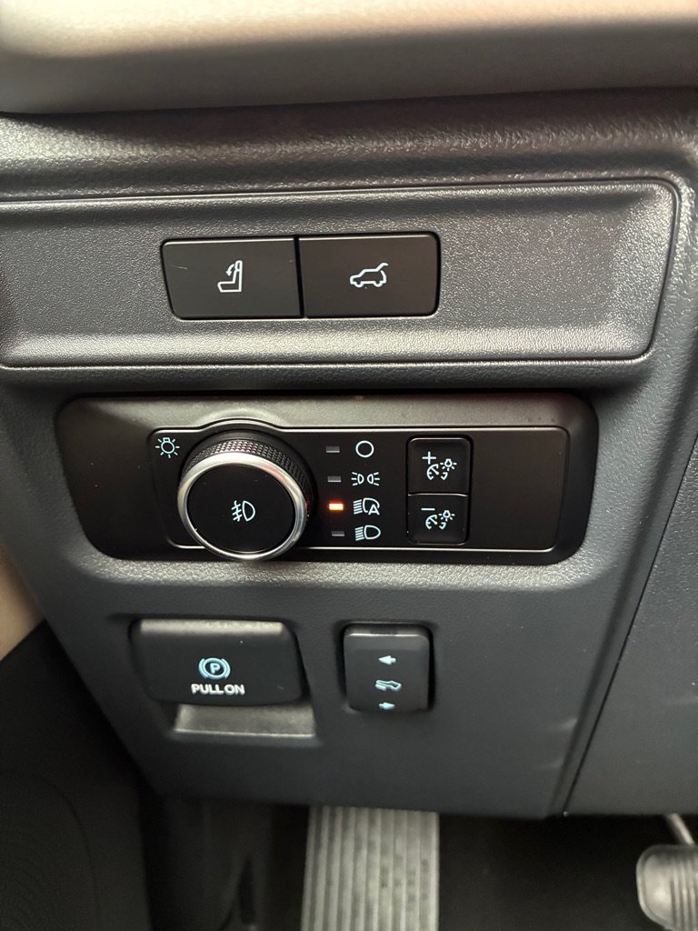 Used 2024 Ford Expedition XLT AWD/4WD image 40
