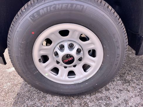 New 2026 GMC Sierra 2500 Pro w/ Convenience Package image 11