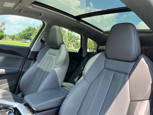 Used 2025 Audi Q5 Premium Plus AWD/4WD image 17