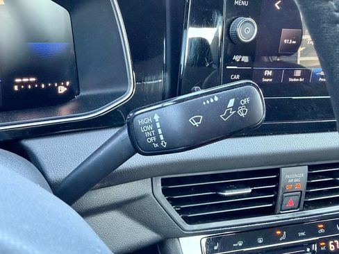 Used 2025 Volkswagen Jetta Sport image 31