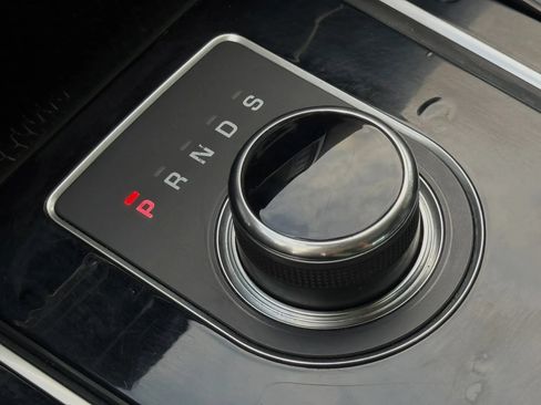 Used 2018 Jaguar XE Premium RWD image 29