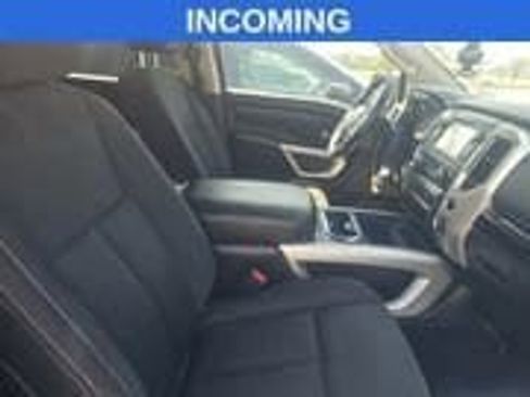 Used 2018 Nissan Titan SV w/ SV Convenience Package RWD image 10