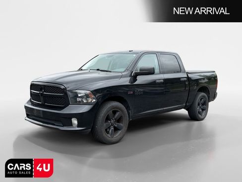 Used 2015 RAM 1500 Express RWD image 3