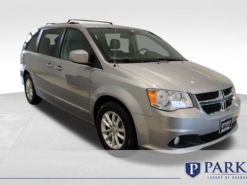 Used 2019 Dodge Grand Caravan SXT image 1