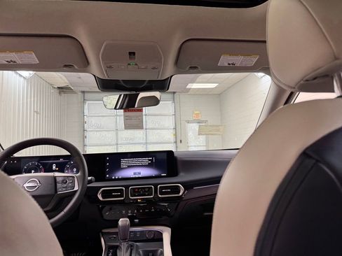 New 2026 Nissan Sentra SL w/ Floor Mat Package FWD image 21