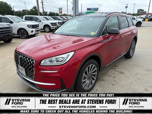 Used 2025 Lincoln Corsair Reserve w/ Equipment Group 202A AWD/4WD image 9