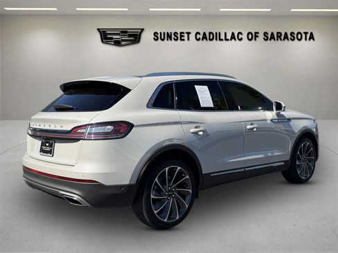 Used 2021 Lincoln Nautilus Reserve w/ Equipment Group 201A image 3