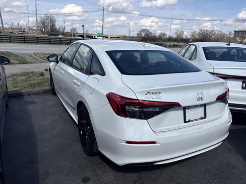 Used 2024 Honda Civic Sport image 5