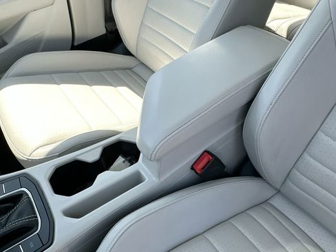 Used 2024 Volkswagen Jetta SE FWD image 20