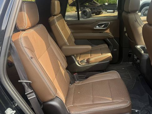 Used 2021 Chevrolet Tahoe High Country w/ Premium Package AWD/4WD image 8