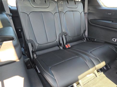 Certified 2025 Jeep Grand Cherokee L Limited image 13