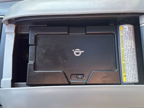 Used 2021 Toyota Highlander XLE image 32