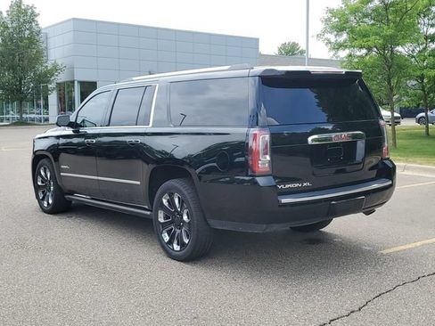 Used 2019 GMC Yukon XL Denali w/ Denali Ultimate Package AWD/4WD image 3