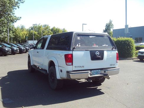Used 2004 Nissan Titan LE AWD/4WD image 3