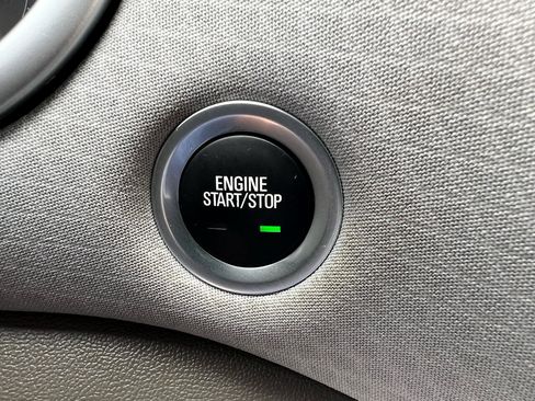 Used 2025 Chevrolet Malibu LT image 36