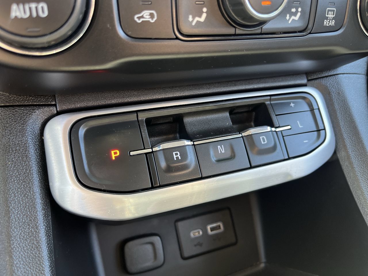 Used 2022 GMC Acadia SLE AWD/4WD image 14