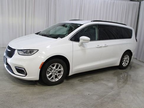 Used 2022 Chrysler Pacifica Touring-L FWD image 29