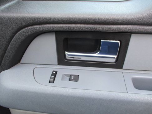 Used 2013 Ford F150 XLT w/ XLT Chrome Pkg image 27