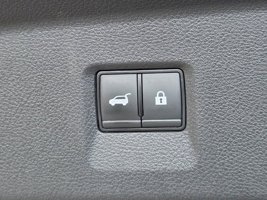 Used 2023 INFINITI QX60 Luxe w/ Cargo Package FWD image 12