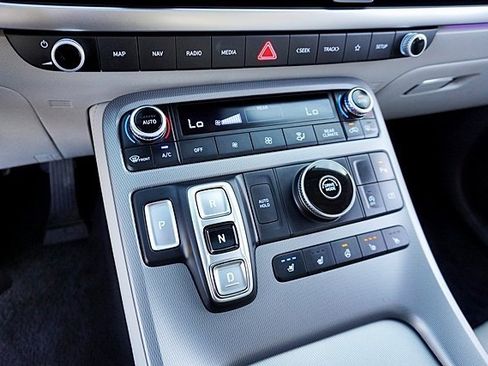 Certified 2024 Hyundai Palisade Limited image 33