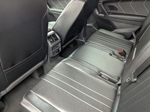 Used 2024 Volkswagen Tiguan SE R-Line image 16