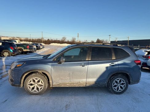 Used 2024 Subaru Forester Premium image 11