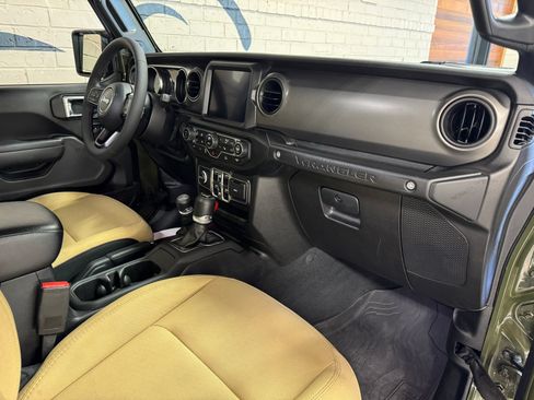 Used 2023 Jeep Wrangler Unlimited w/ Sun & Screen Package AWD/4WD image 34