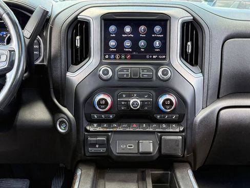 Used 2021 GMC Sierra 2500 Denali w/ Denali Black Diamond Edition AWD/4WD image 13