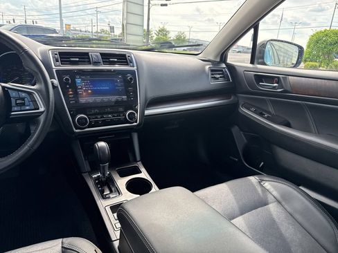 Used 2018 Subaru Outback 3.6R Limited AWD/4WD image 23