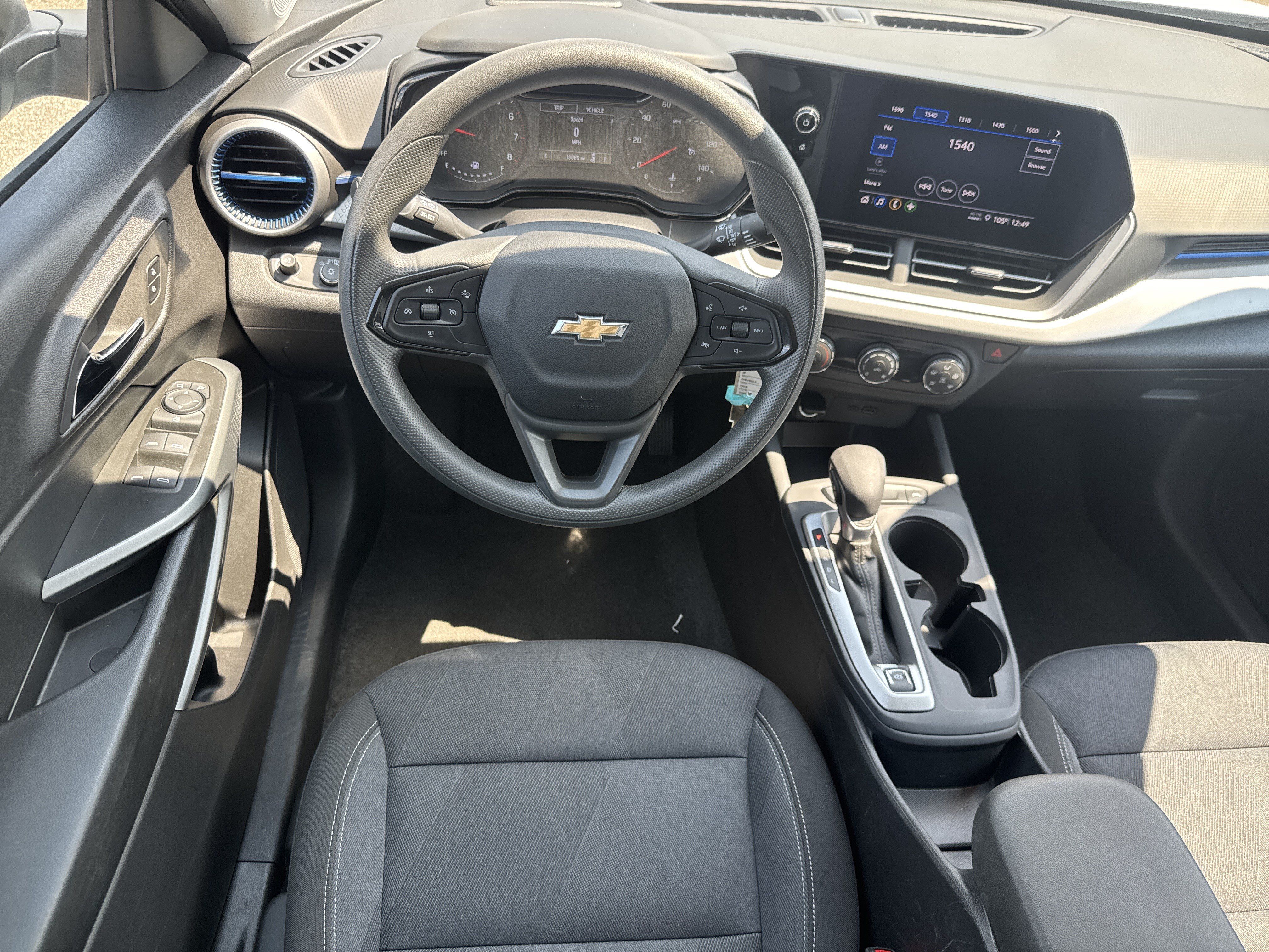 Used 2025 Chevrolet Trax LS FWD image 7