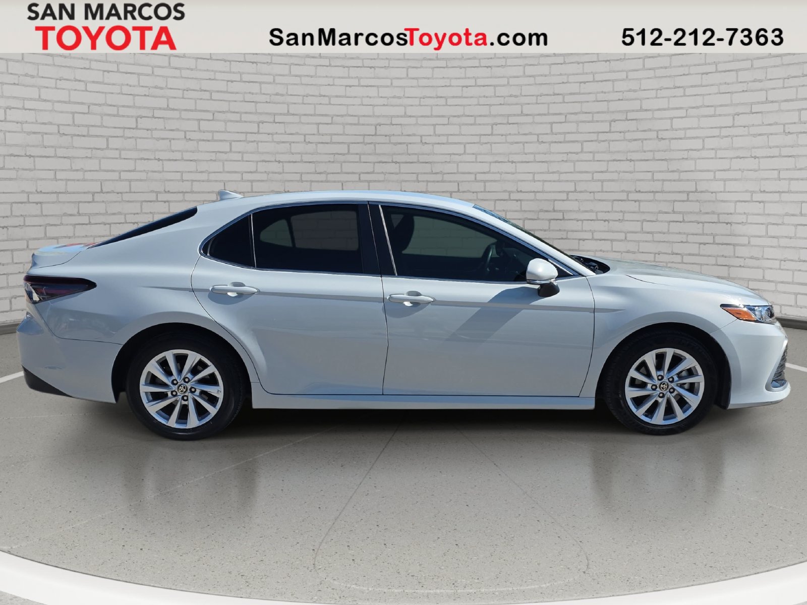 Used 2024 Toyota Camry LE w/ Convenience Package FWD image 5