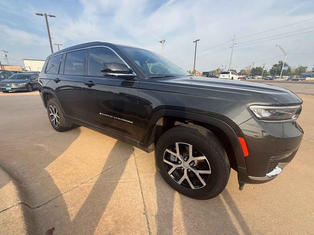 Used 2024 Jeep Grand Cherokee L Limited RWD image 7